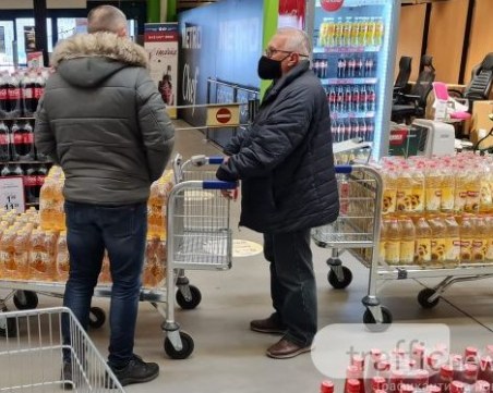 Има ли монопол при брашното и олиото? КЗК започва проверка за високите цени