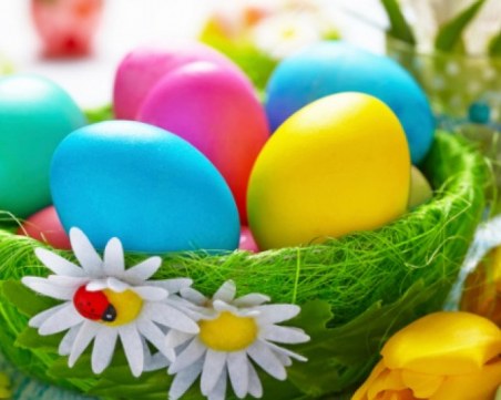 Как да сварите яйцата за Великден, без да се счупят