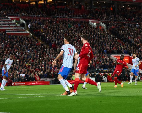 Ливърпул не остави никакви шансове на Юнайтед, феновете на 