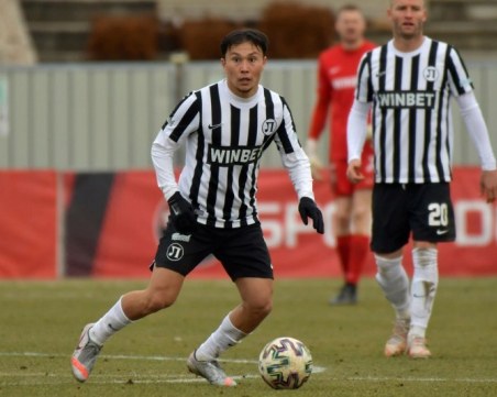 Отбори от елита поискаха Умарбаев