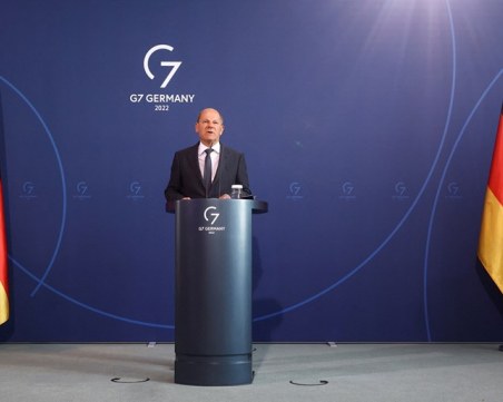 Шолц: Путин е отговорен за хилядите цивилни жертви в Украйна, това е военно престъпление