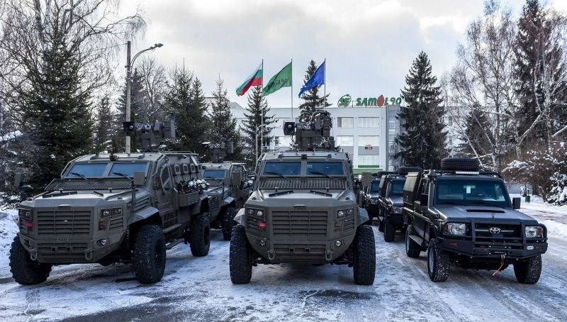 Новата бронирана техника на командосите тръгва по пътищата, пристига в Пловдив