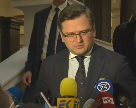 Кулеба за военната помощ за Украйна: Тези, които не ни помагат днес, подкрепят руската агресия