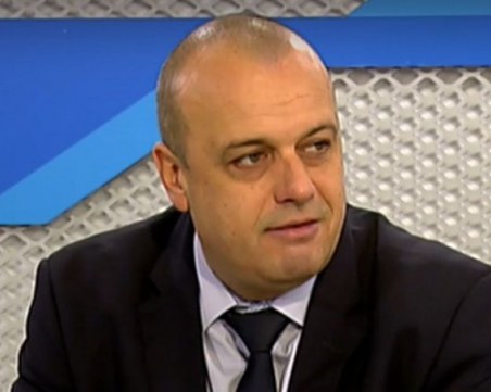 Министърът на туризма: Ще настоявам след 31 май украинските бежанци да излязат на пазара на труда