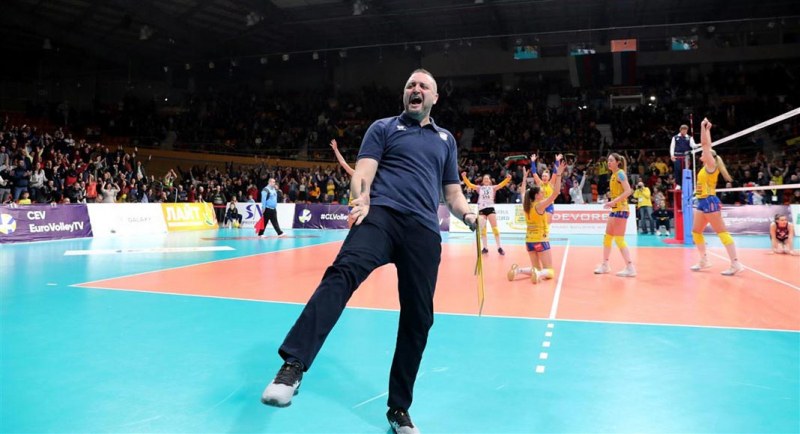 Волейболният треньор Иван Петков е най-успешният волейболен треньор в Пловдив.