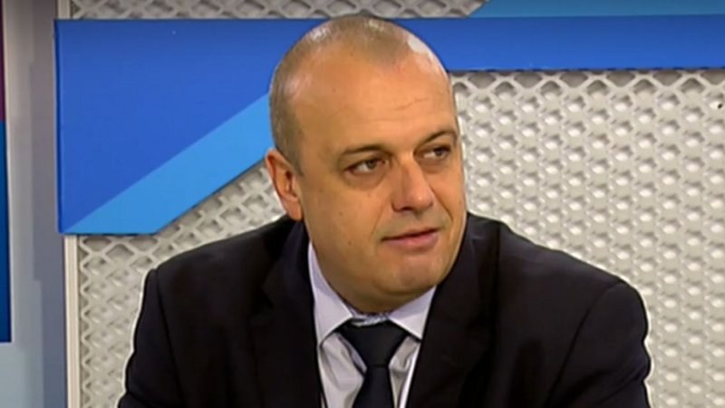 Министърът на туризма: Ще настоявам след 31 май украинските бежанци да излязат на пазара на труда