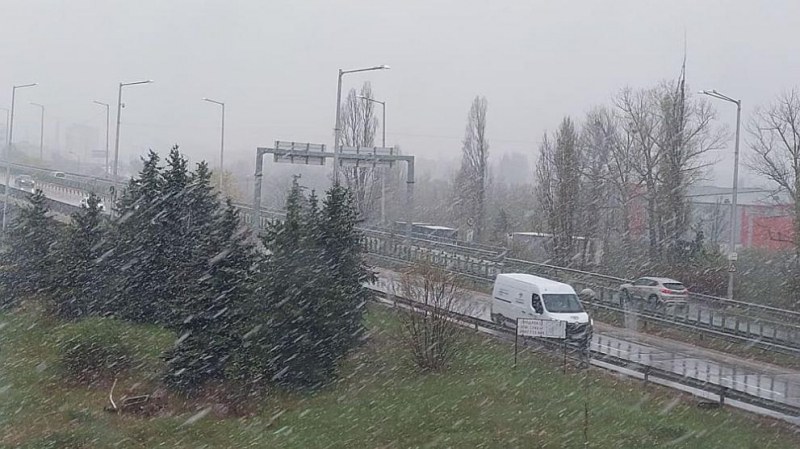 Сняг заваля на места в страната в навечерието на Великден