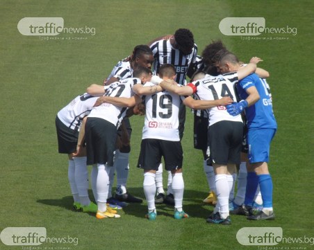 Изпусната дузпа в края лиши Локо от успех срещу Берое