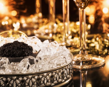 Лондон забрани вноса на руски хайвер и диаманти