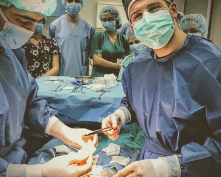 Младите лекари на Пловдив: Д-р Христо Петров, за когото хирургия е изкуство