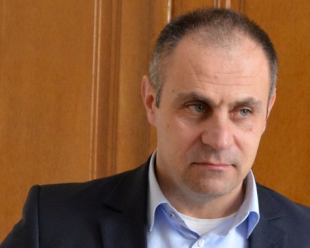 Петков освободи зам.-министър на транспорта