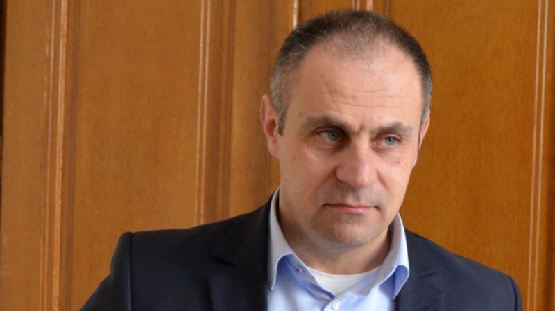 Петков освободи зам.-министър на транспорта