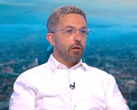 Епидемиолог: Има риск от нови мутации на коронавируса