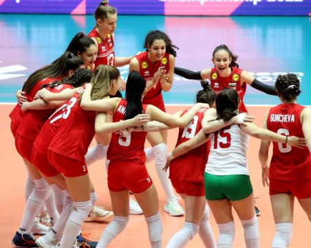 България U17 се класира на Европейското по волейбол