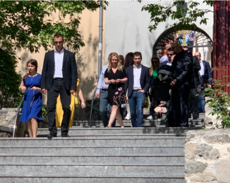 Премиерът Петков дойде заедно със семейството си в Пловдив на Велика събота