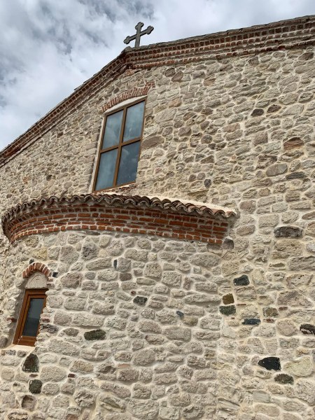 Кметът на Царево опроверга премиера за силен трус и разрушена църква