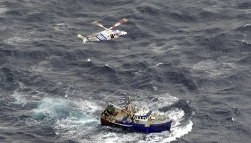 Туристически кораб изчезна в ледените води край северния японски остров