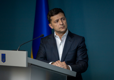 Украинският президент Володимир Зеленски отправи призив за доставка на по тежки