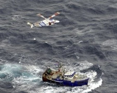 10 загинали и 16 изчезнали след корабокрушение в Япония