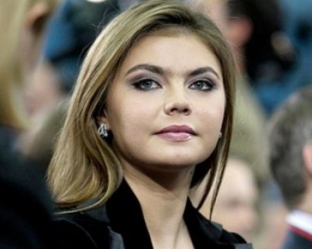 Спряганата за любовница на Путин - Алина Кабаева, се появи в Москва след години