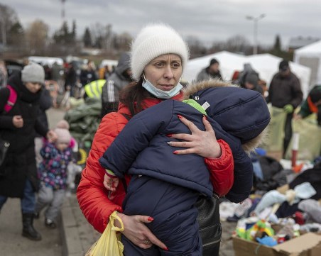 5,2 млн. украинци са напуснали страната от началото на войната, 600 000 са отишли в Русия