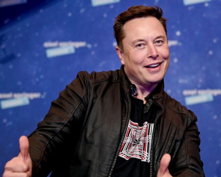 Акциите на Twitter скочиха след съобщения за сделка с Мъск