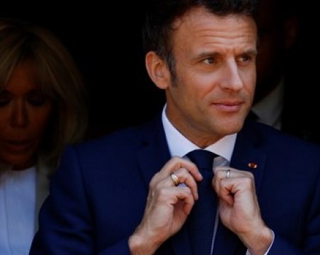 Румен Радев и Кирил Петков поздравиха Еманюел Макрон за победата