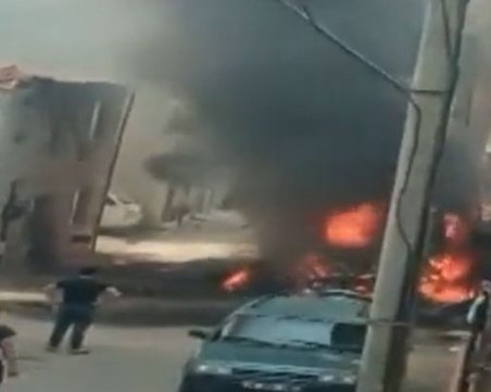 Учебен самолет се разби сред жилищни сгради в Бурса, двама загинаха