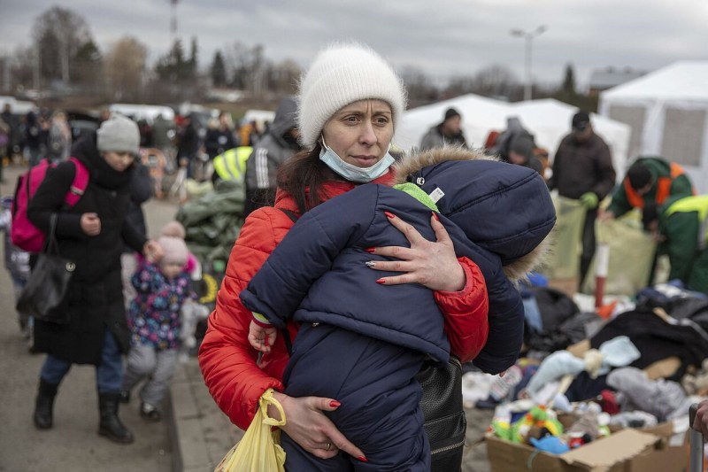 5,2 млн. украинци са напуснали страната от началото на войната, 600 000 са отишли в Русия