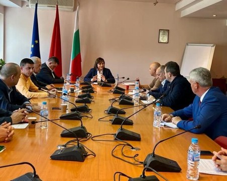 БСП няма да изпраща човек в Киев с делегацията на правителството