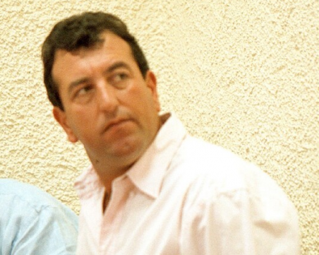 Показен разстрел на гръцки мафиот по време на семейно тържество