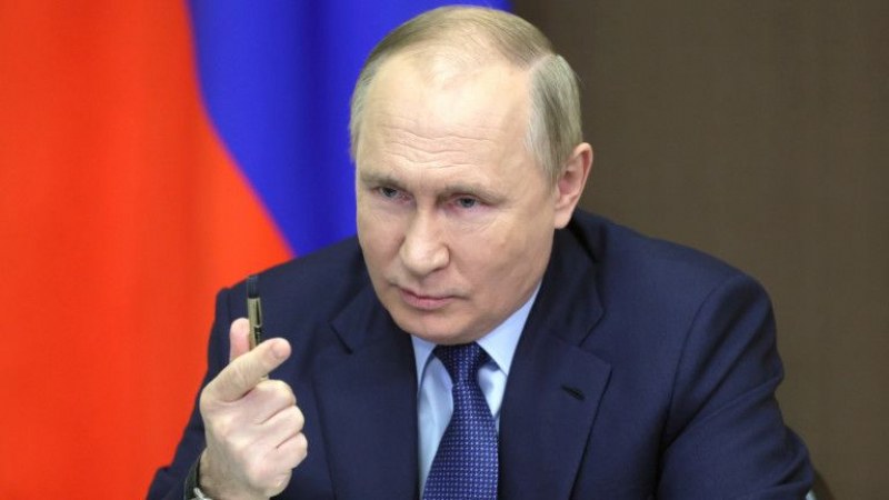 Психопрофил на диктатора: Какви са скритите послания в жестовете и думите на Путин