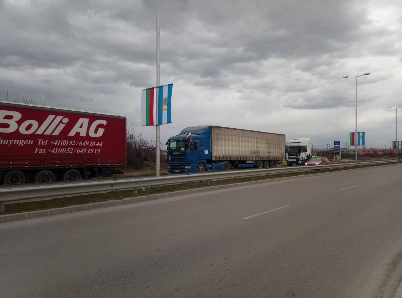 Тирове и автобуси блокират движението в Пловдив днес! Браншът излиза на протест
