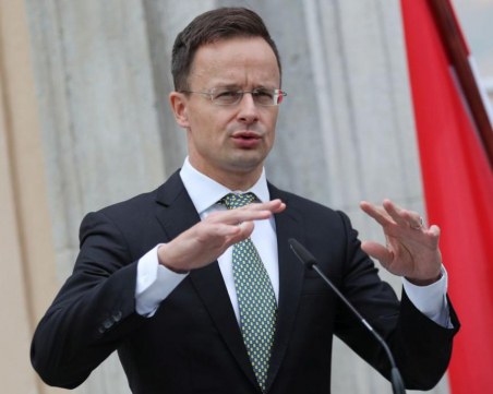 Властите в Унгария: Не е спрян транзита на газ през България