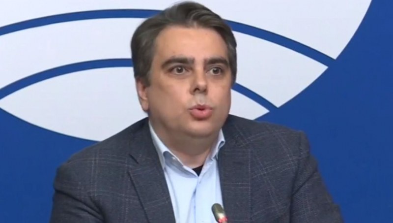 Василев: Позицията на президента за въоръжаването на Украйна е позорна