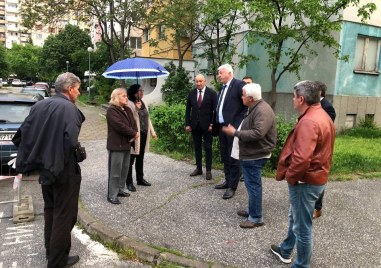 Десетки докаминства в Пловдив останаха без вода след като авария