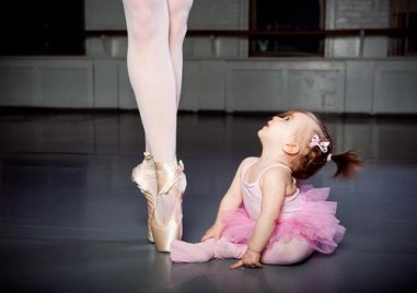 През 1872г на първото общо събрание в Букурещ за председател на