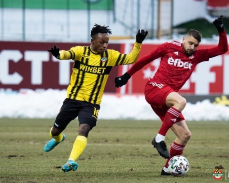 Ботев иска поне 1 млн. евро за Току