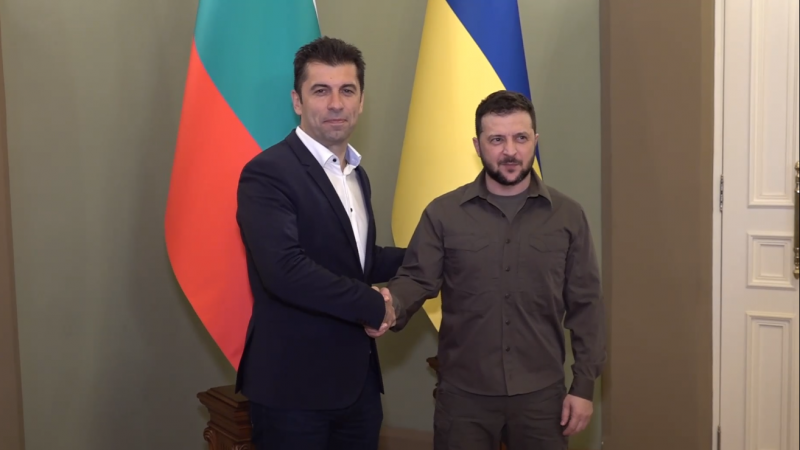 Започна срещата между Петков и Зеленски