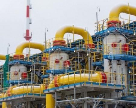 Кирил Петков ще участва в старта на строителството на терминала за природен газ в Александруполис