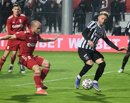 Локо изпусна две дузпи и сдаде седмото място