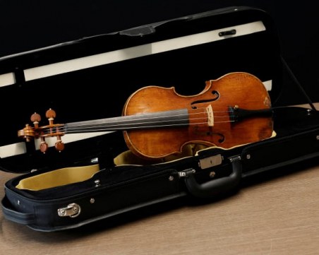 Цигулка от 1736 г. се продава на търг в Париж, очаква се цената да достигне 10 млн. евро