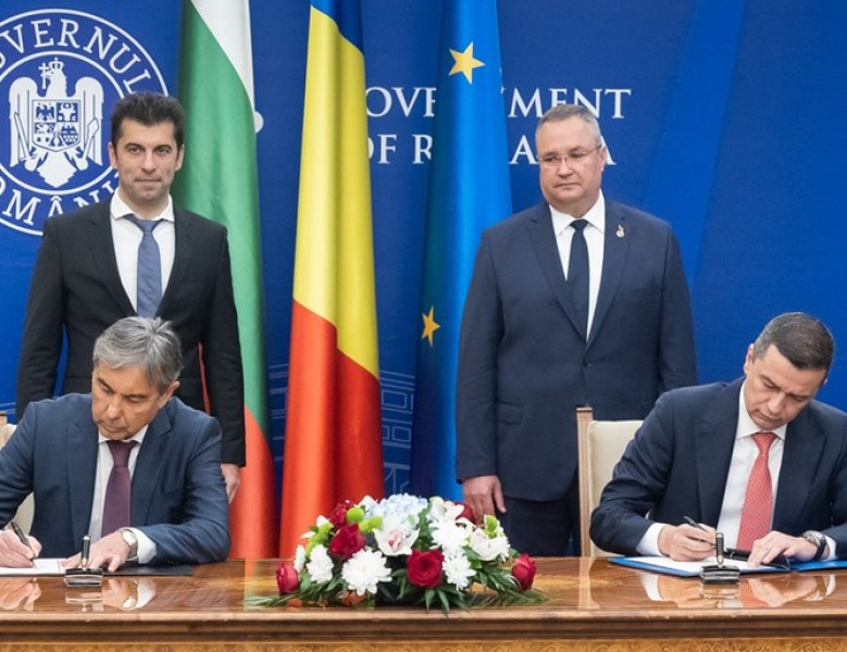 Министърът на Румъния Сорин Гриндяну и заместник-министърът на транспорта на