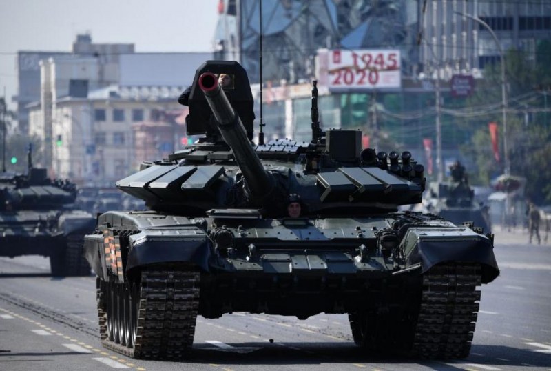 Полша с доставка на танкове и бронирани машини в Киев