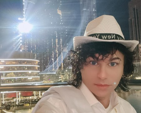 Каролина е един от сводниците на проституиращите мъже в чужбина