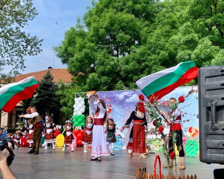 Традициите оживяха в квартал 