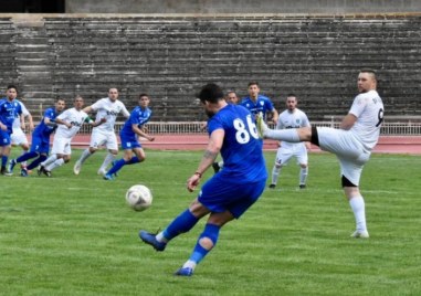 Спартак победи с 8 0 Садово в поредна среща от А