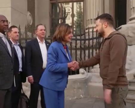 Зеленски се срещна с Нанси Пелоси и конгресмени в Киев