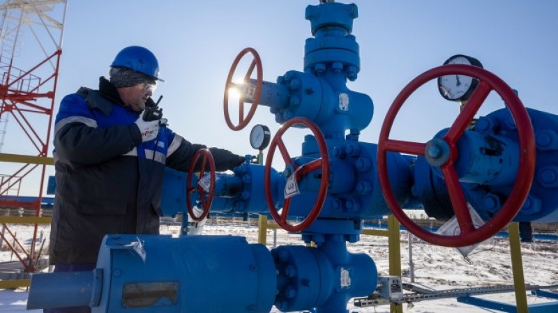 ЕС планира пълен отказ от петрол от Русия до края на годината