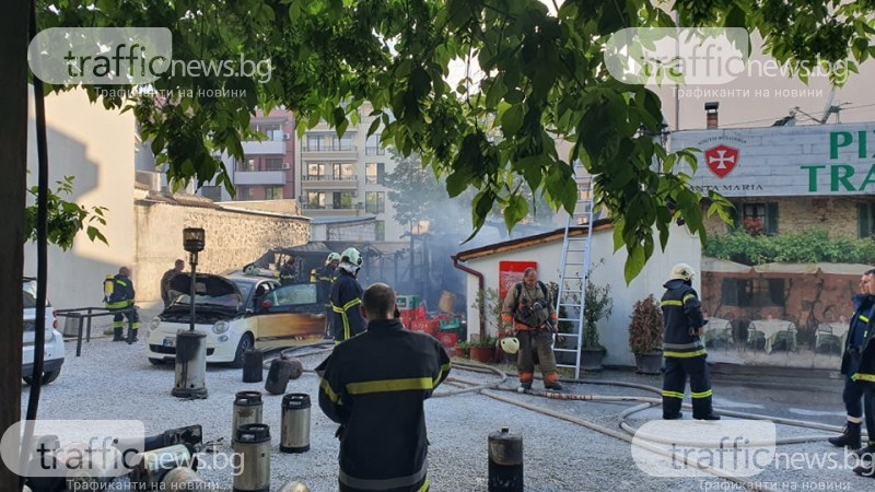Голям пожар лумна в пловдивска пицария и вдигна накрак екипите